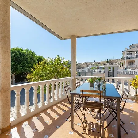 Villa Fidalsa Grand White House Tángel